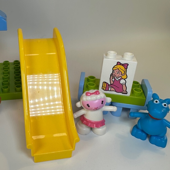 Duplo Doc McStuffins Backyard Clinic 10606 Near Complete‎